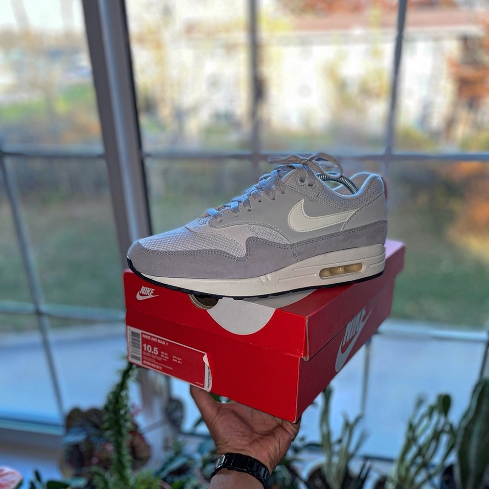 Nike Air Max 1 Vast Grey (9.8/10 condition)